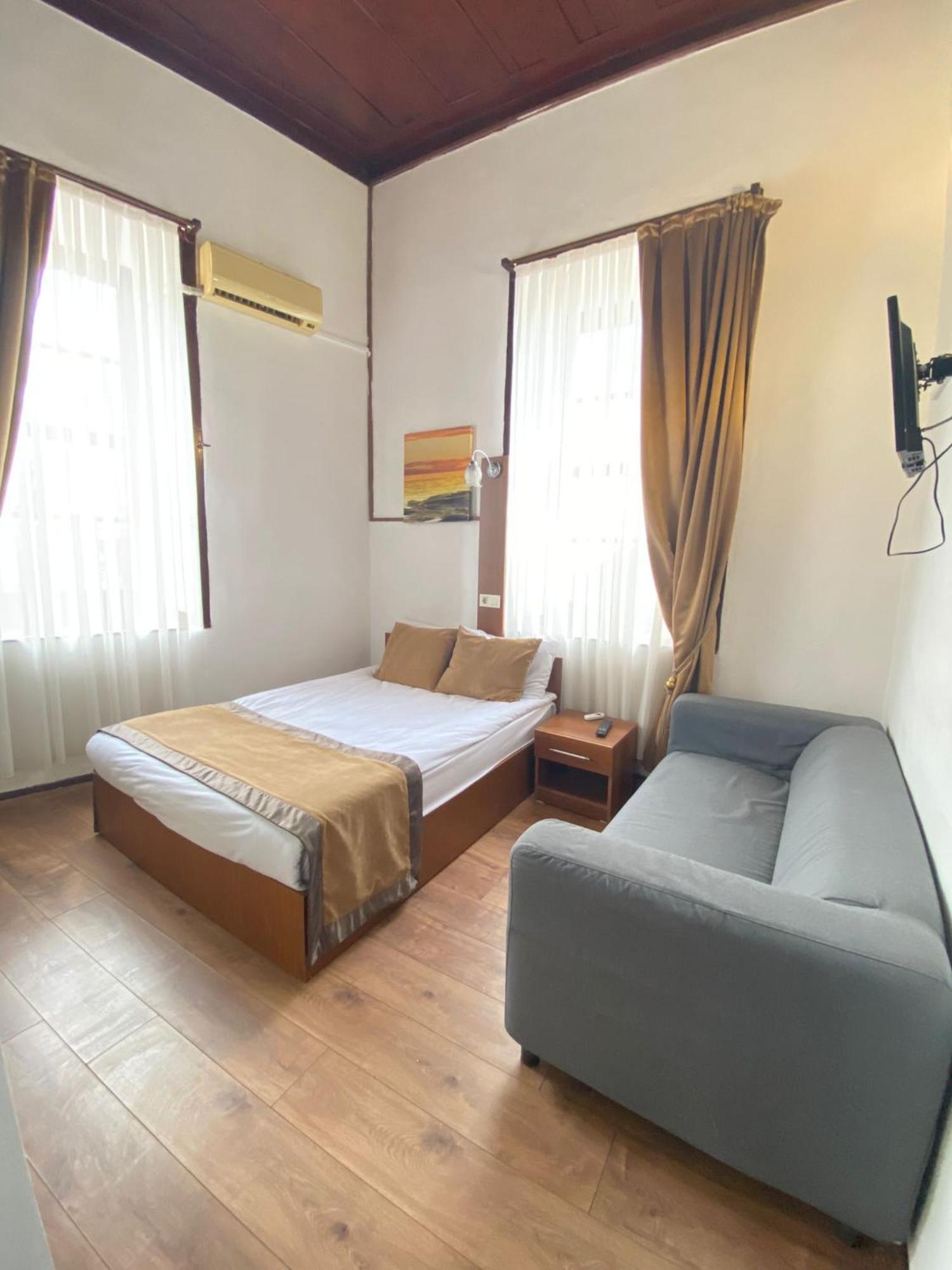 Konak Hotel Kaleici Antalya Buitenkant foto